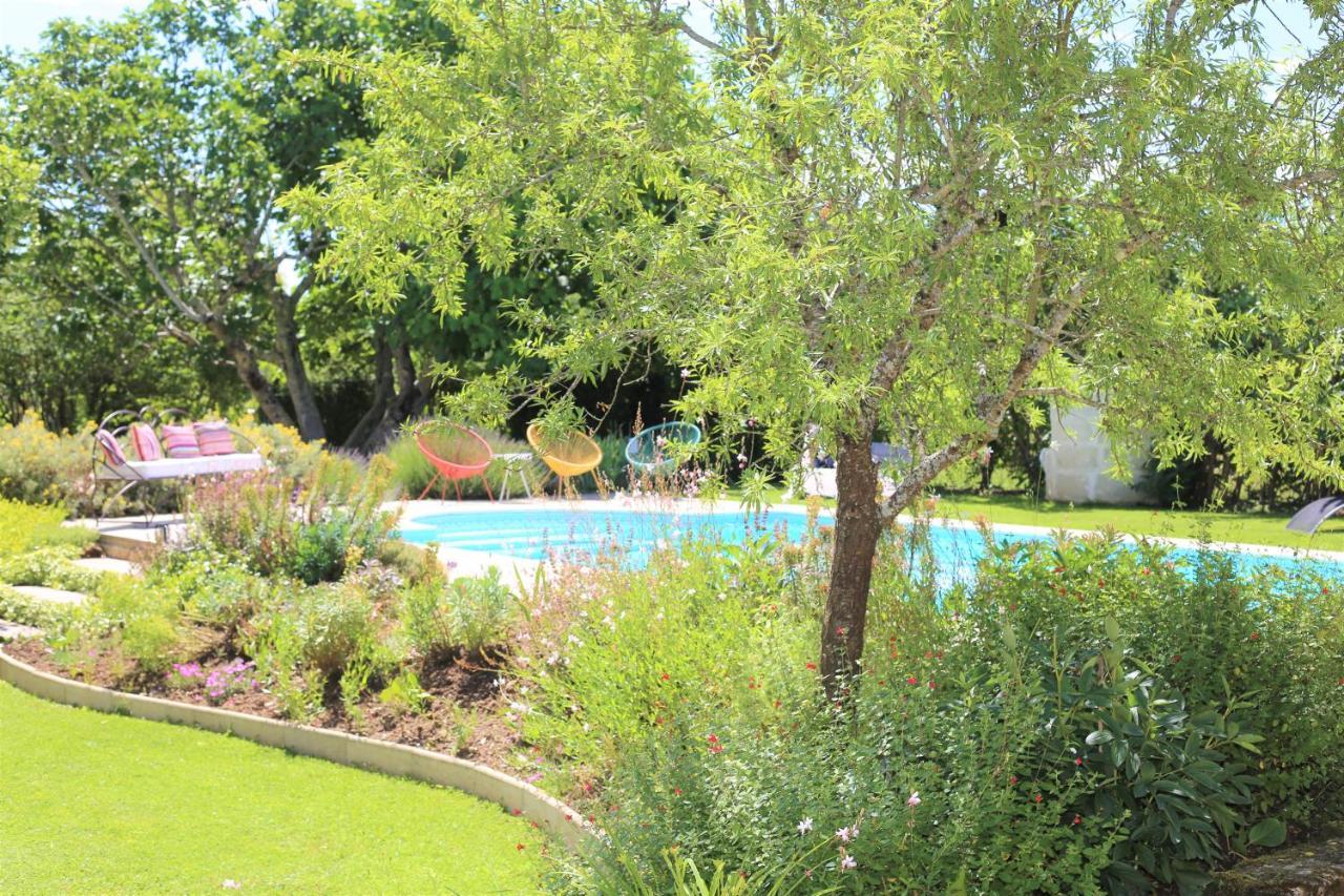 Au Do'Mayne Des Bouilles - Spa & Piscine Lussac  Exterior photo
